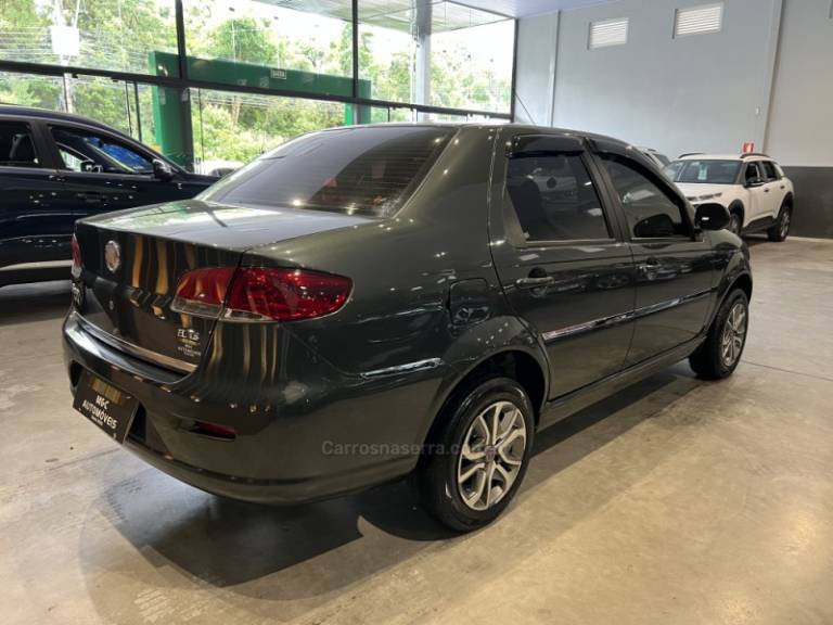 FIAT - SIENA - 2013/2014 - Cinza - R$ 36.900,00