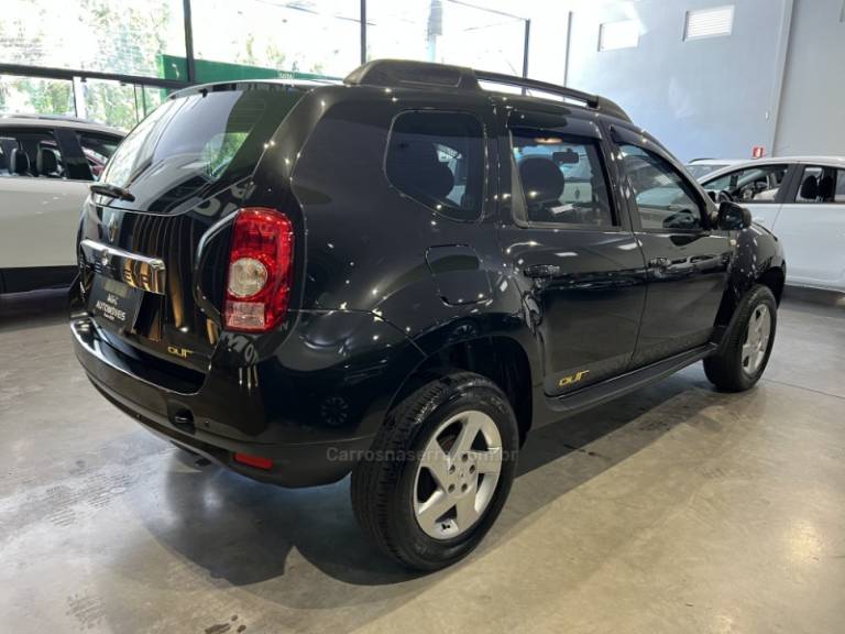 RENAULT - DUSTER - 2014/2015 - Preta - R$ 54.900,00