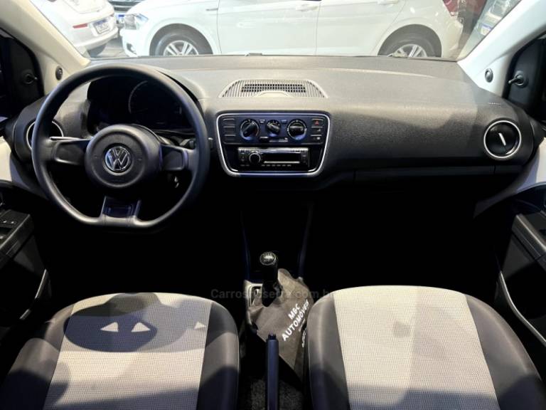 VOLKSWAGEN - UP - 2016/2017 - Branca - R$ 42.900,00