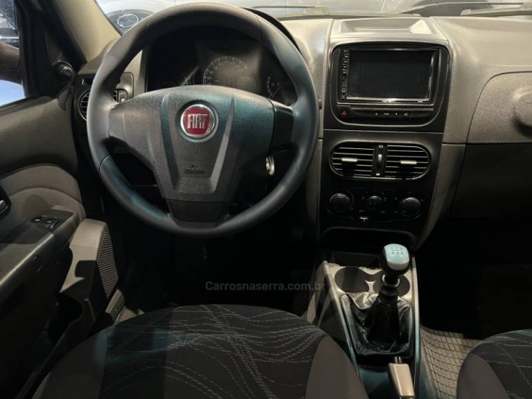 FIAT - STRADA - 2012/2013 - Prata - R$ 53.900,00