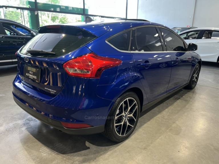 FORD - FOCUS - 2015/2016 - Azul - R$ 69.900,00