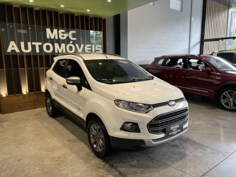 FORD - ECOSPORT - 2013/2014 - Branca - R$ 59.900,00