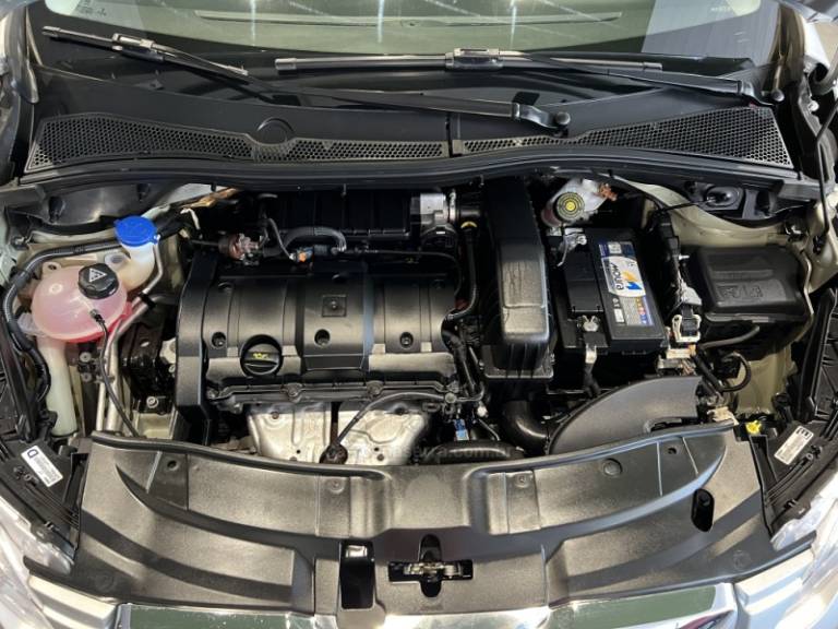 PEUGEOT - 2008 - 2019/2019 - Prata - R$ 69.900,00