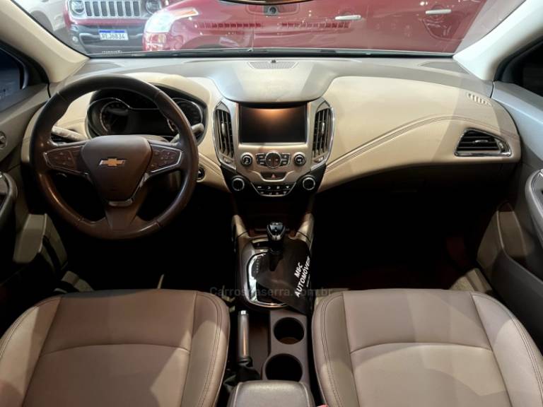 CHEVROLET - CRUZE - 2018/2019 - Branca - R$ 96.900,00