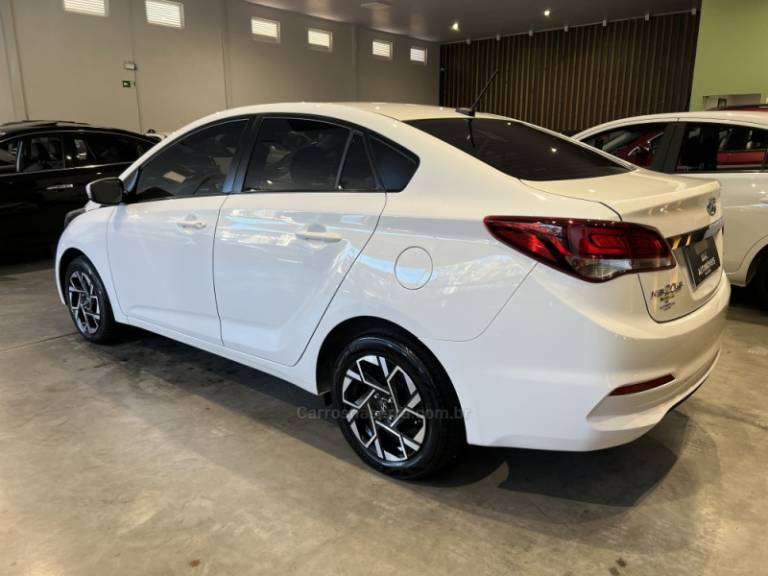 HYUNDAI - HB20S - 2019/2019 - Branca - R$ 68.900,00