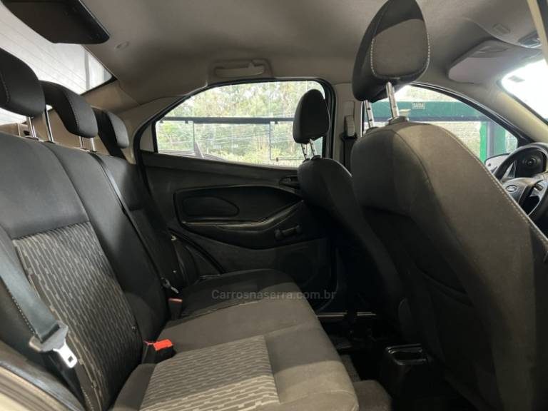 FORD - KA - 2016/2017 - Branca - R$ 44.900,00