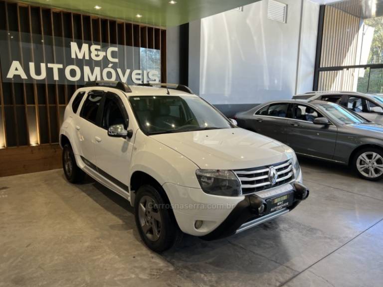 RENAULT - DUSTER - 2013/2014 - Branca - R$ 52.900,00