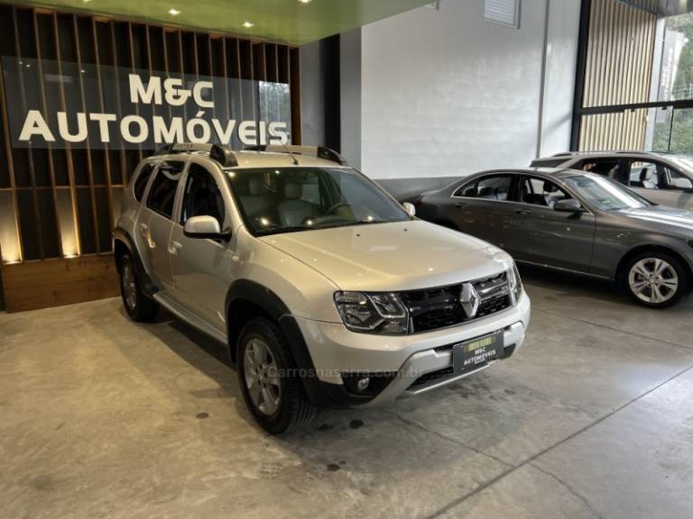 RENAULT - DUSTER - 2017/2017 - Prata - R$ 63.900,00