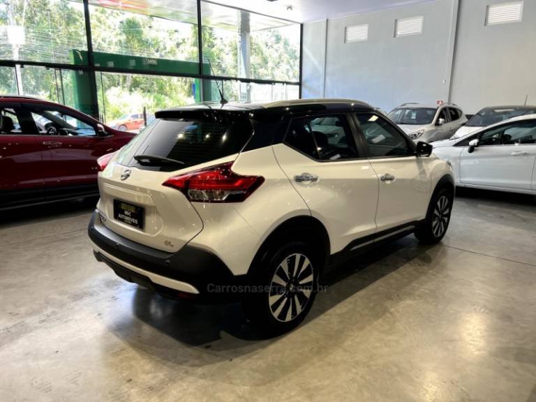 NISSAN - KICKS - 2019/2020 - Branca - R$ 89.900,00