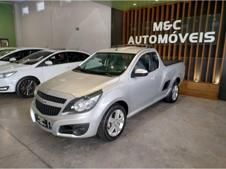 CHEVROLET - MONTANA - 2015/2016 - Prata - R$ 53.900,00