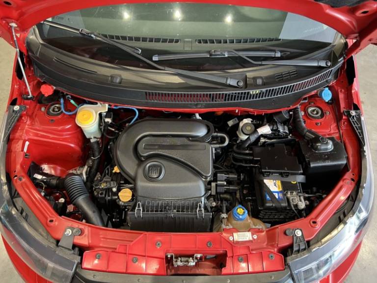 FIAT - MOBI - 2017/2017 - Vermelha - R$ 41.900,00