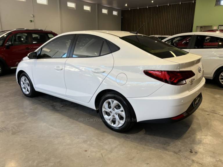 HYUNDAI - HB20S - 2022/2022 - Branca - R$ 63.900,00