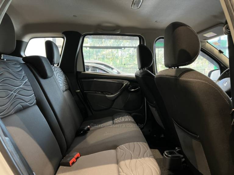 RENAULT - DUSTER - 2013/2014 - Branca - R$ 52.900,00