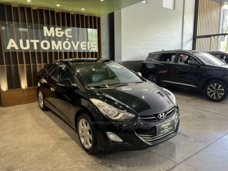 HYUNDAI - ELANTRA - 2012/2013 - Preta - R$ 59.900,00