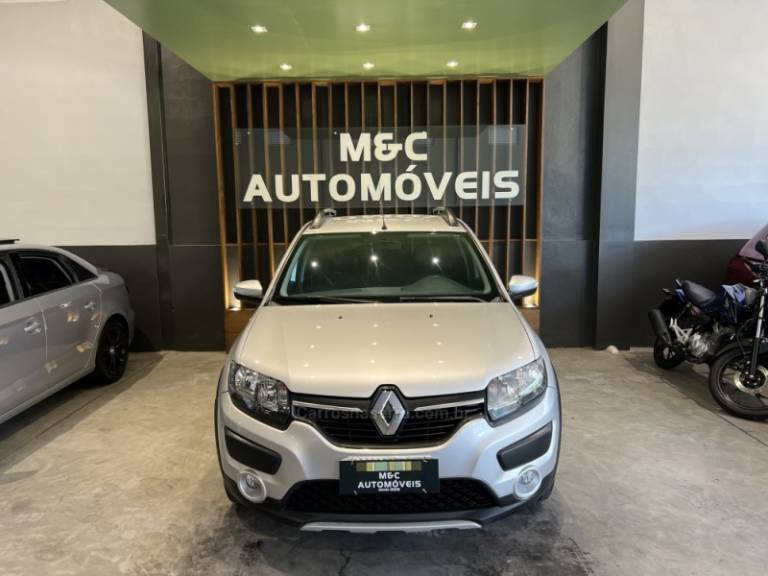 RENAULT - SANDERO - 2015/2016 - Prata - R$ 46.900,00