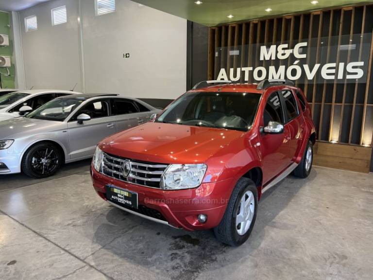 RENAULT - DUSTER - 2014/2015 - Vermelha - R$ 54.900,00