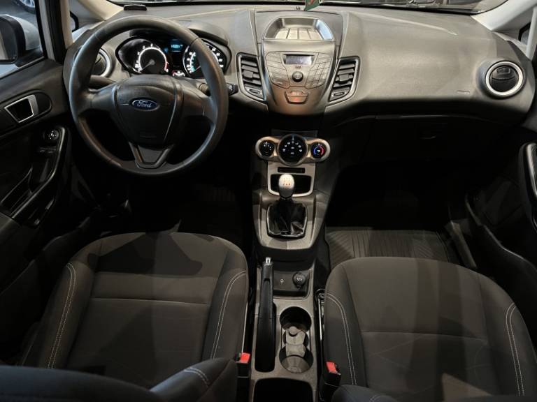 FORD - FIESTA - 2013/2014 - Branca - R$ 42.900,00
