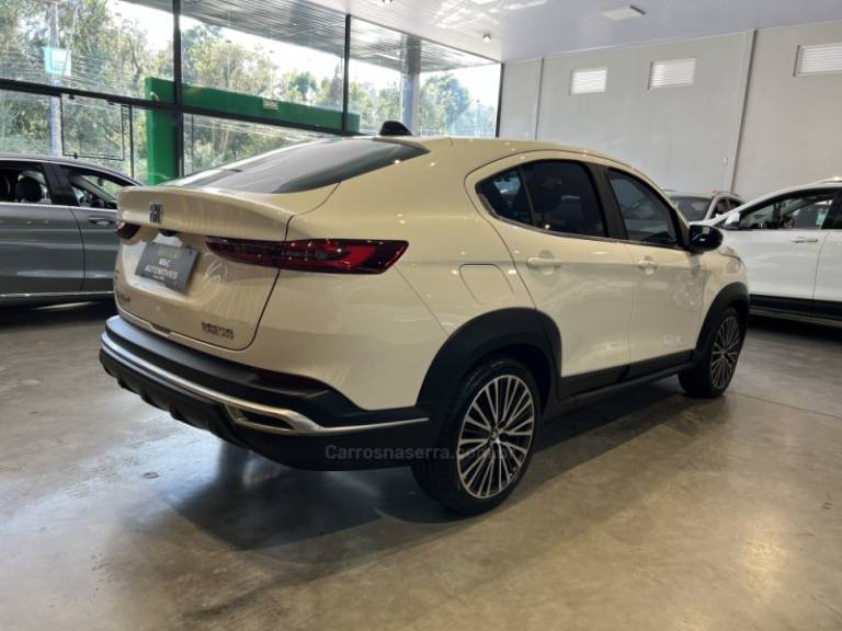FIAT - FASTBACK - 2023/2023 - Branca - R$ 109.900,00