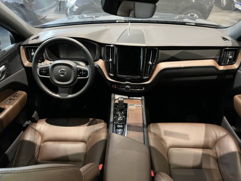 VOLVO - XC60 - 2021/2021 - Azul - R$ 186.900,00