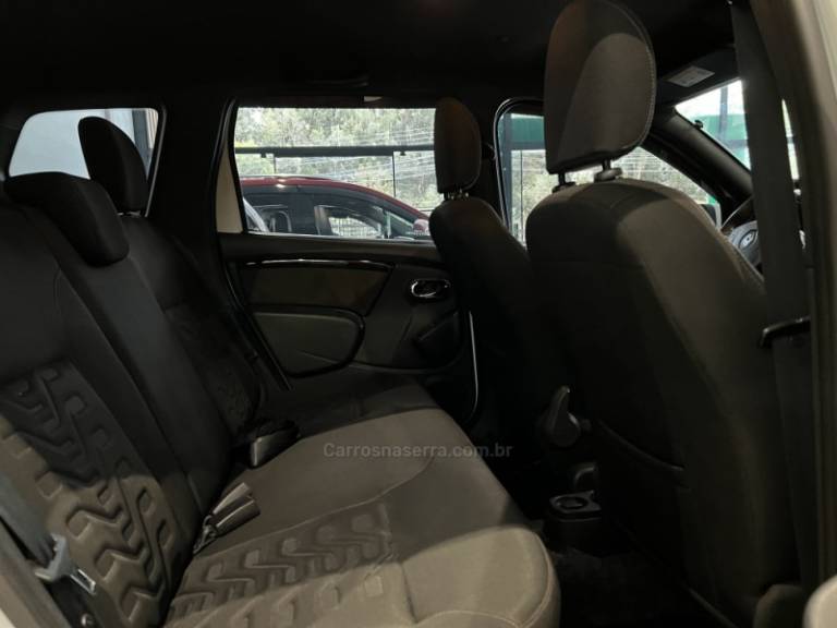 RENAULT - DUSTER - 2015/2016 - Branca - R$ 61.900,00