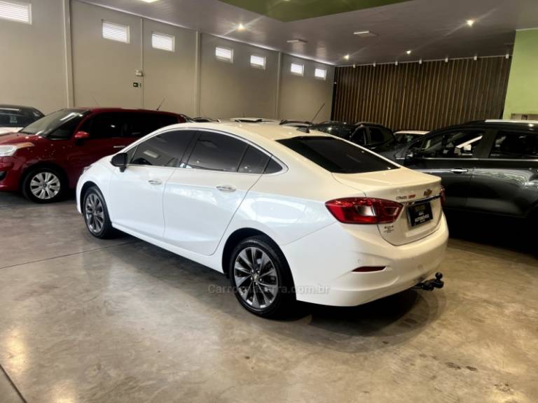 CHEVROLET - CRUZE - 2018/2019 - Branca - R$ 96.900,00