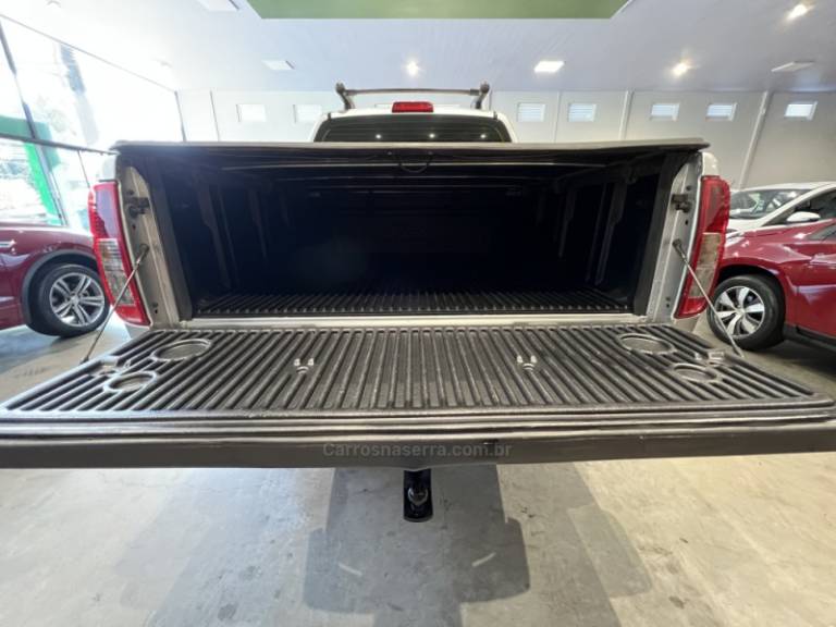 NISSAN - FRONTIER - 2016/2016 - Prata - R$ 115.900,00