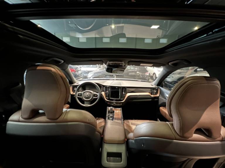 VOLVO - XC60 - 2021/2021 - Azul - R$ 186.900,00