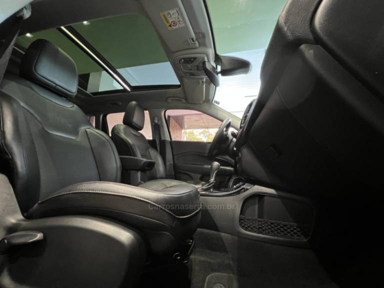 JEEP - COMPASS - 2020/2021 - Preta - R$ 119.900,00