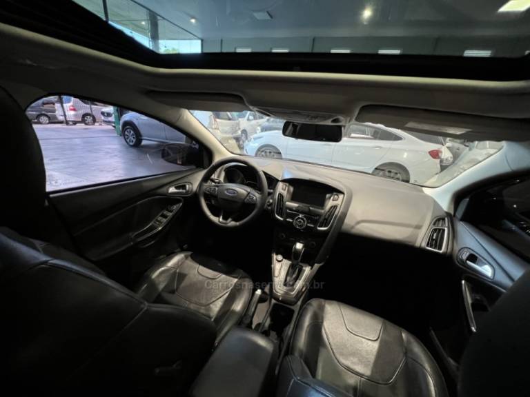 FORD - FOCUS - 2015/2016 - Azul - R$ 69.900,00