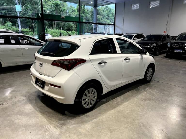 HYUNDAI - HB20 - 2019/2019 - Branca - R$ 53.900,00