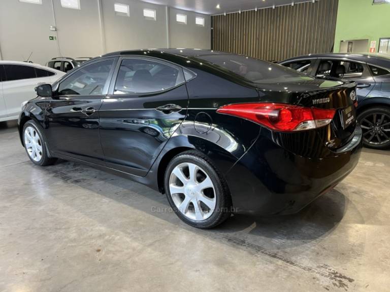 HYUNDAI - ELANTRA - 2012/2013 - Preta - R$ 59.900,00