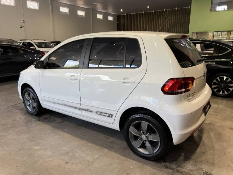 VOLKSWAGEN - FOX - 2019/2020 - Branca - R$ 59.900,00