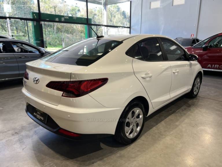 HYUNDAI - HB20S - 2022/2022 - Branca - R$ 63.900,00