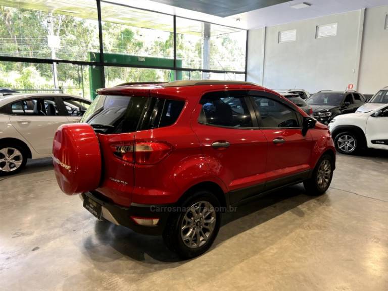 FORD - ECOSPORT - 2014/2015 - Vermelha - R$ 56.900,00