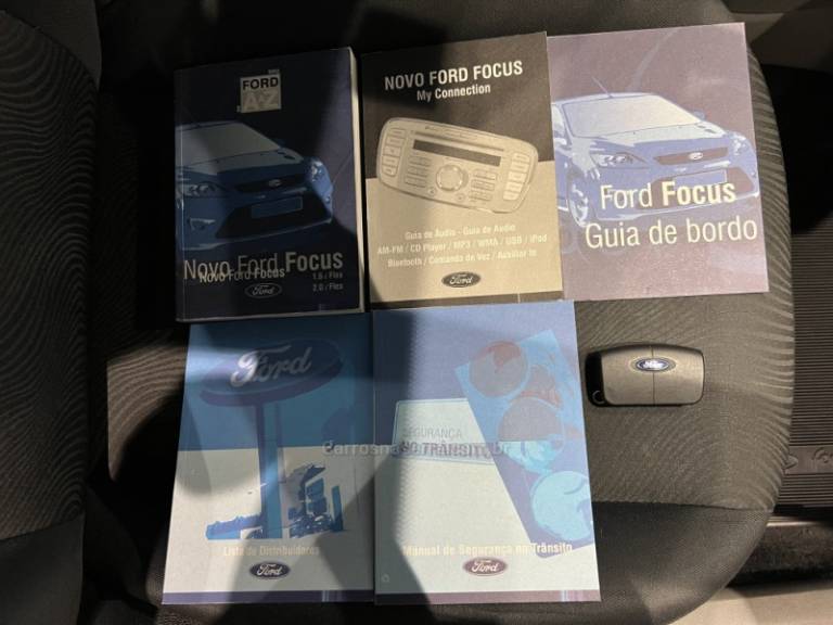 FORD - FOCUS - 2012/2013 - Branca - R$ 41.900,00