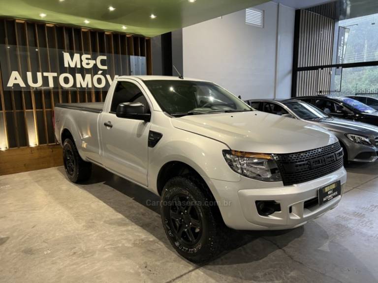 FORD - RANGER - 2013/2013 - Prata - R$ 77.900,00