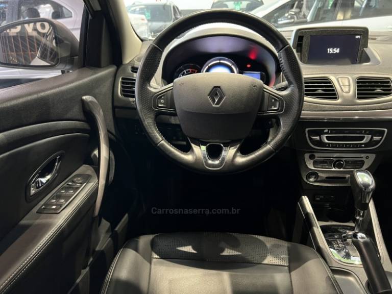 RENAULT - FLUENCE - 2014/2015 - Branca - R$ 48.900,00