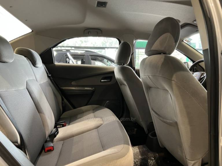 CHEVROLET - COBALT - 2014/2015 - Prata - R$ 45.900,00