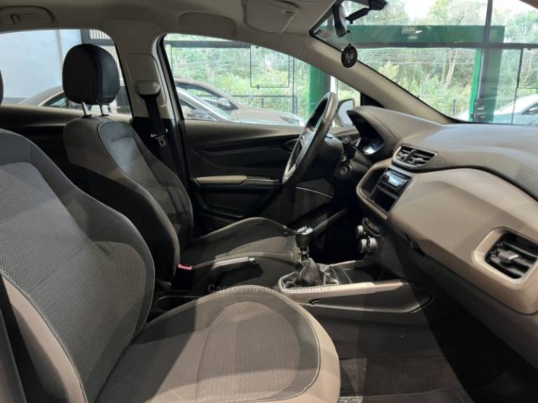 CHEVROLET - PRISMA - 2015/2016 - Prata - R$ 51.900,00