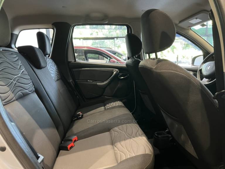 RENAULT - DUSTER - 2012/2013 - Prata - R$ 46.900,00