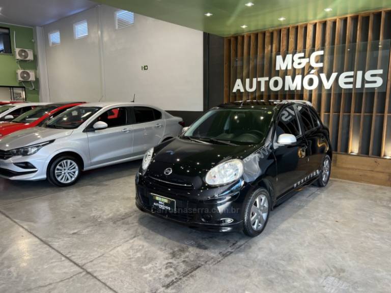 NISSAN - MARCH - 2011/2012 - Preta - R$ 38.900,00