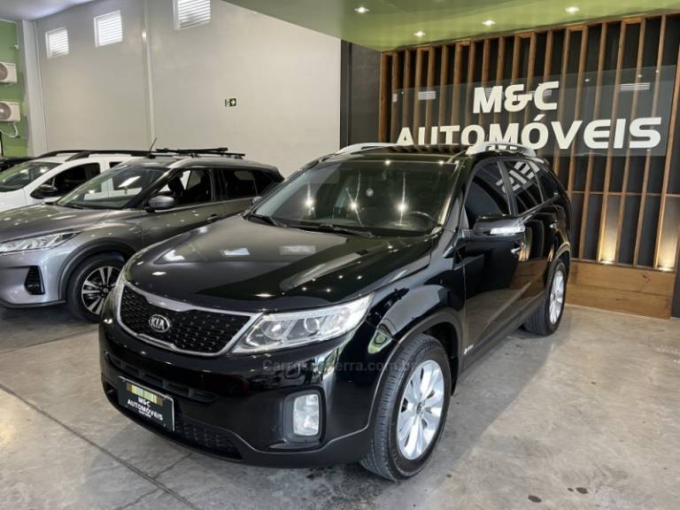 KIA MOTORS - SORENTO - 2012/2013 - Preta - R$ 69.900,00