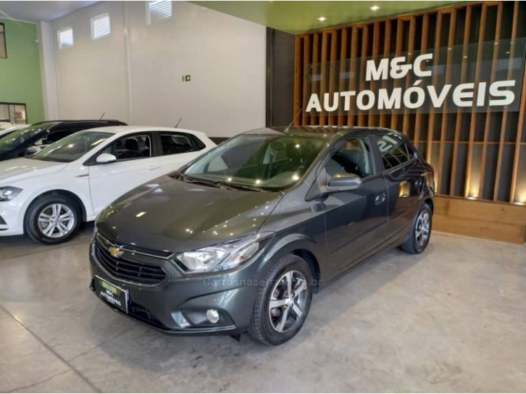 CHEVROLET - ONIX - 2017/2017 - Cinza - R$ 60.900,00