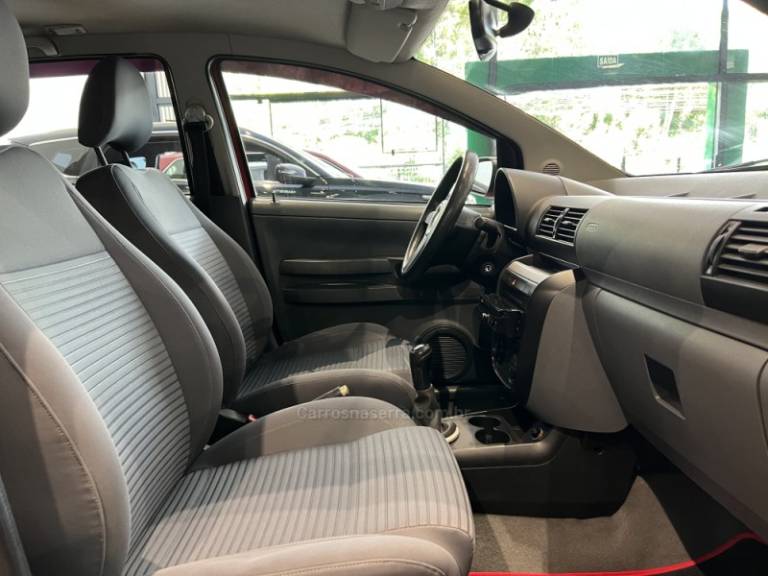 VOLKSWAGEN - SPACEFOX - 2009/2010 - Vermelha - R$ 34.900,00