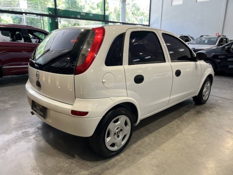 CHEVROLET - CORSA - 2006/2006 - Branca - R$ 21.900,00