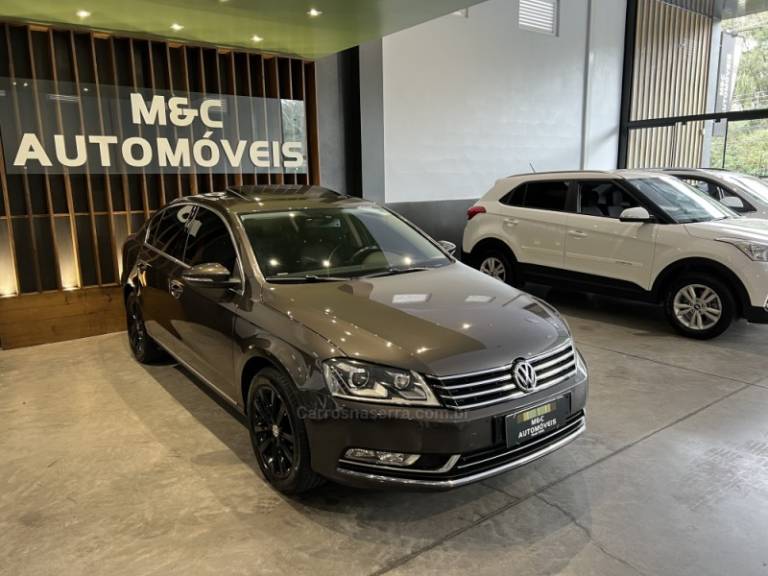 VOLKSWAGEN - PASSAT - 2013/2013 - Marrom - R$ 69.900,00