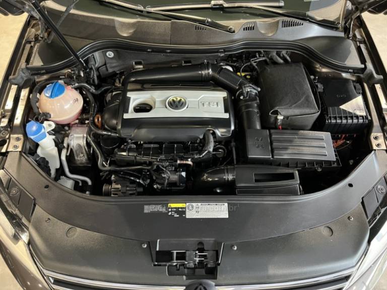 VOLKSWAGEN - PASSAT - 2013/2013 - Marrom - R$ 69.900,00