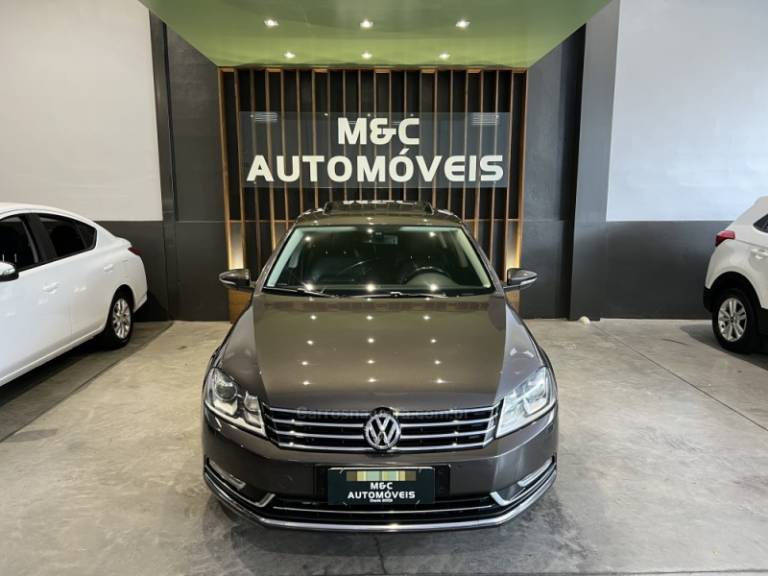 VOLKSWAGEN - PASSAT - 2013/2013 - Marrom - R$ 69.900,00