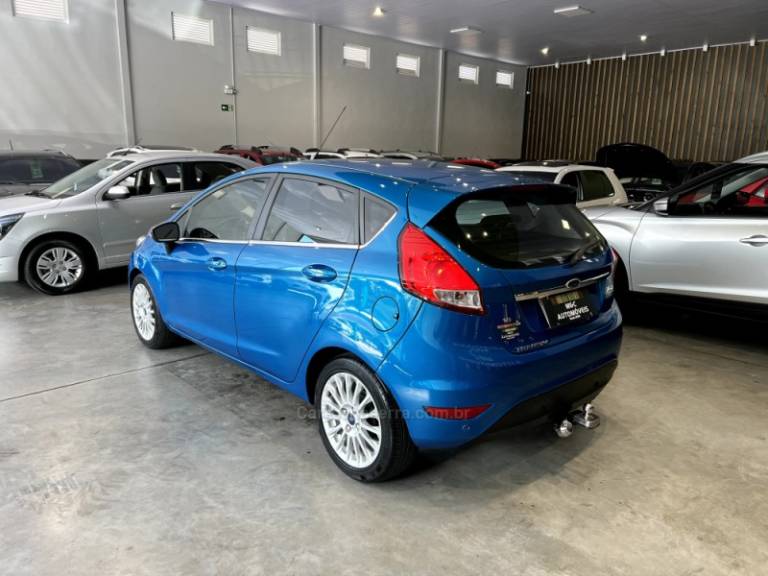 FORD - FIESTA - 2015/2015 - Azul - R$ 48.900,00