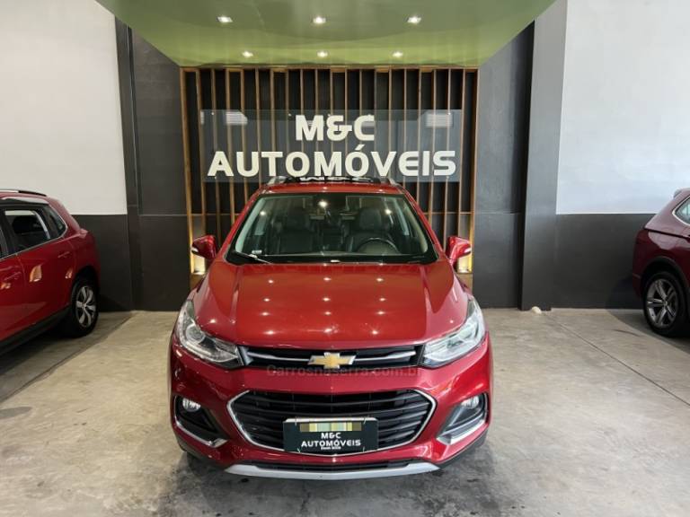 CHEVROLET - TRACKER - 2017/2018 - Vermelha - R$ 85.900,00